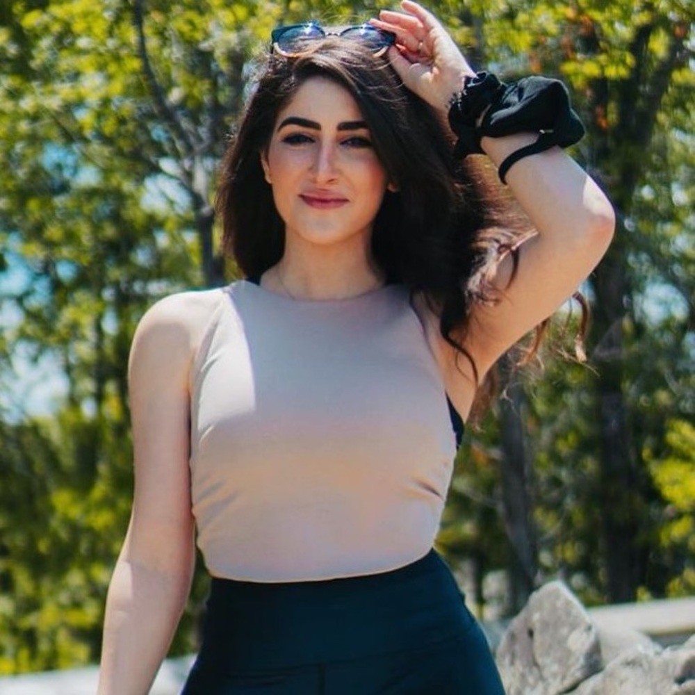 Zara crop tank in beige/cream